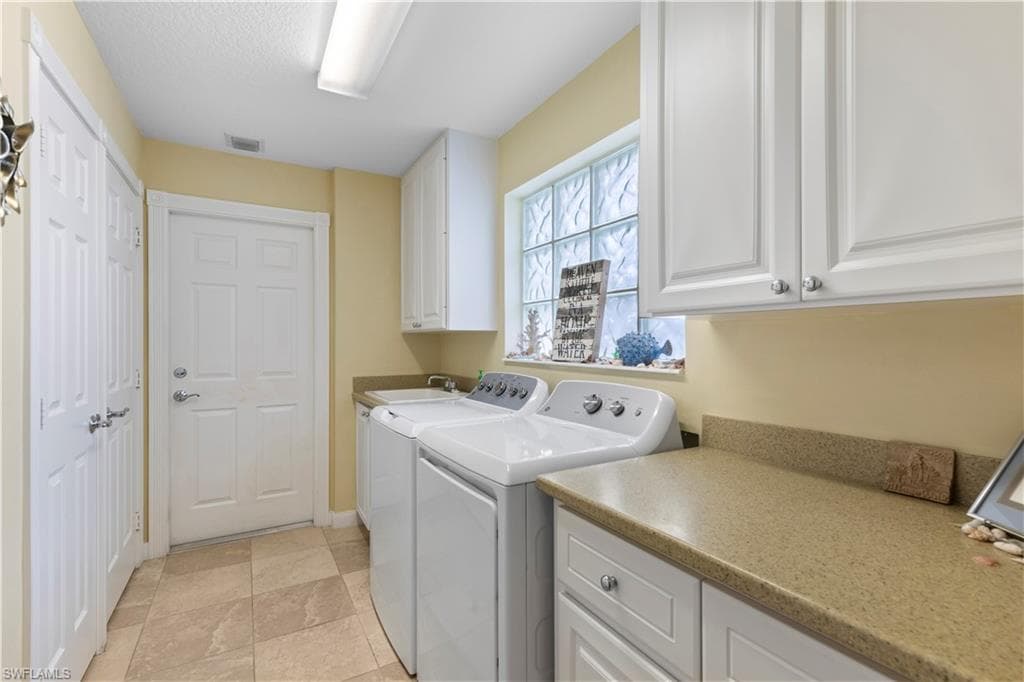 15382 Queen Angel WAY-21