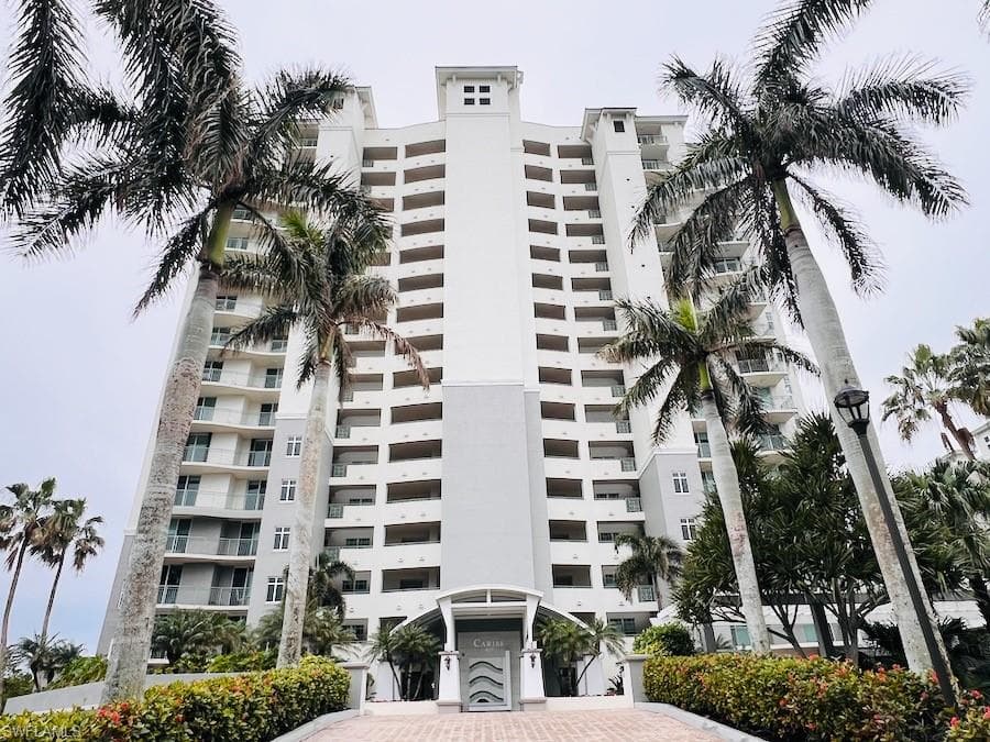 425 Cove Tower DR 902-1