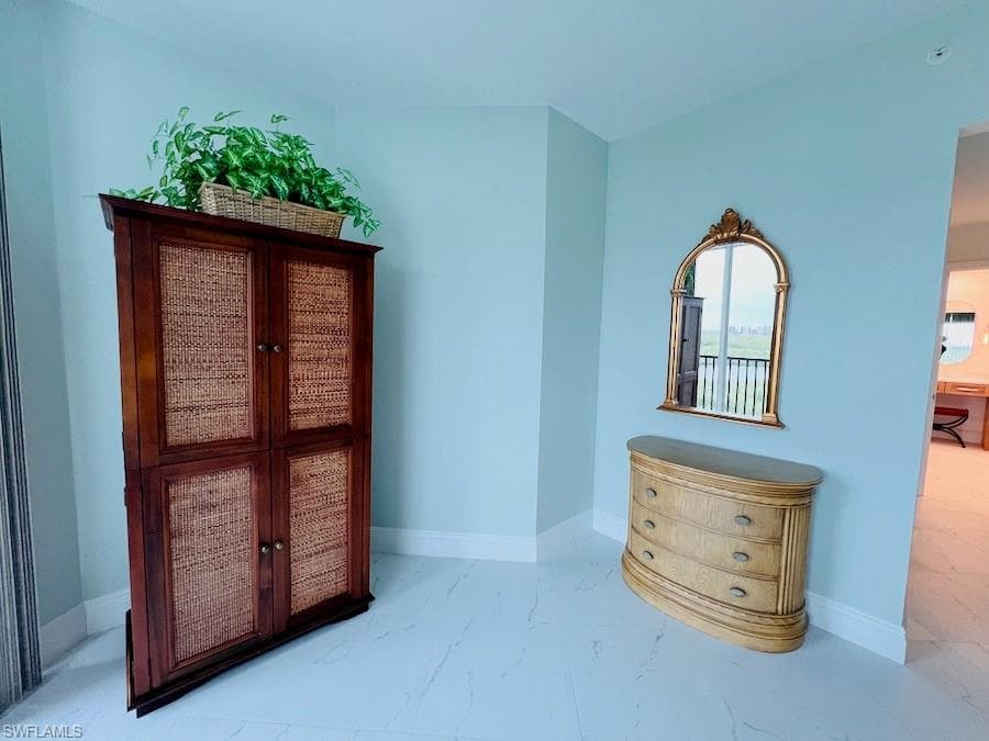 425 Cove Tower DR 902-21