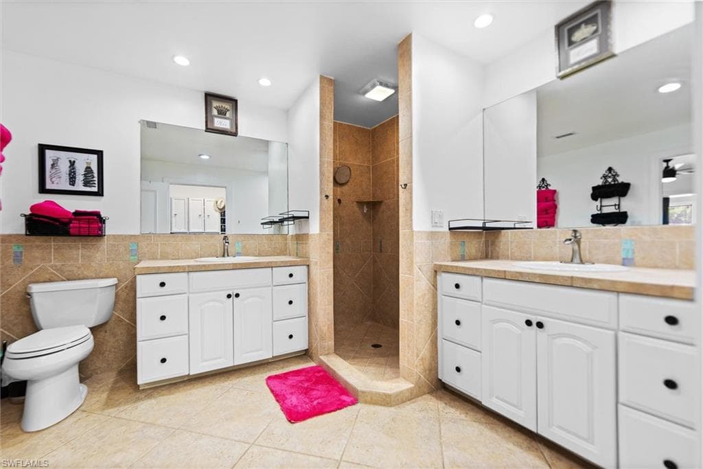 93 7th ST-17