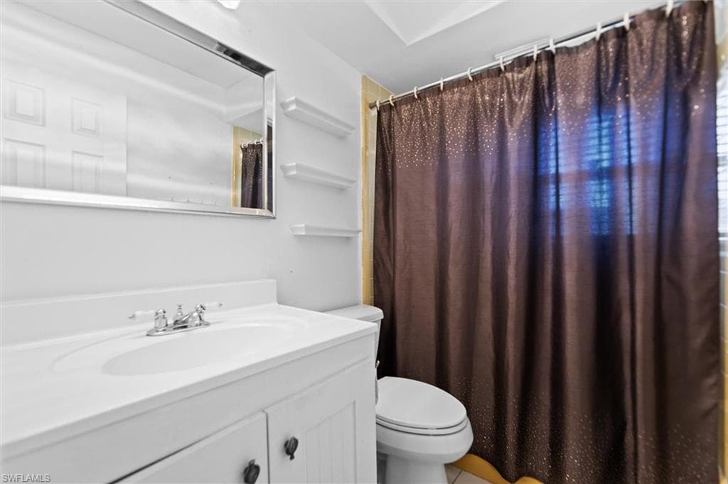 93 7th ST-22