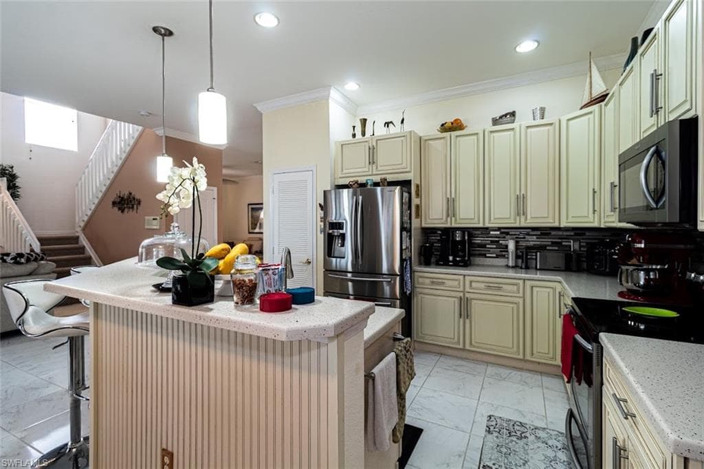 2540 Keystone Lake DR-10