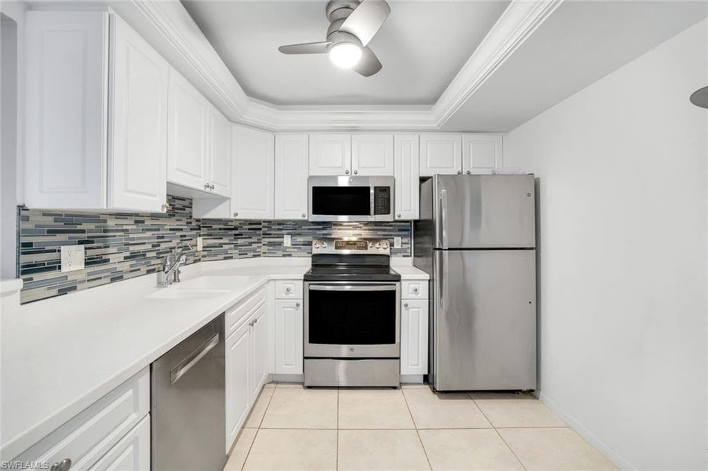 260 Seaview CT 407-6
