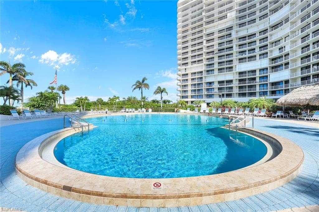 260 Seaview CT 407-22