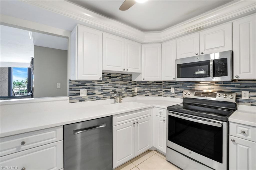260 Seaview CT 407-7