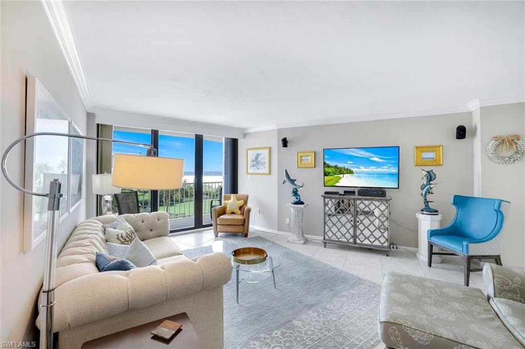 260 Seaview CT 407-3