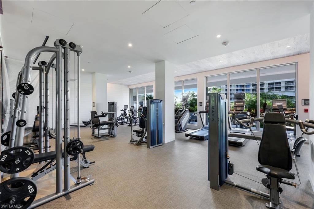 260 Seaview CT 407-25