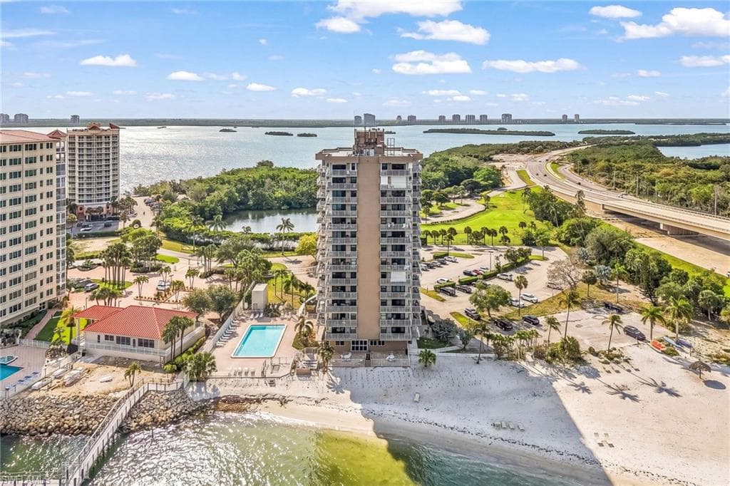 8701 Estero BLVD 304-17