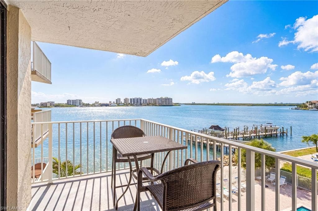 8701 Estero BLVD 304-1