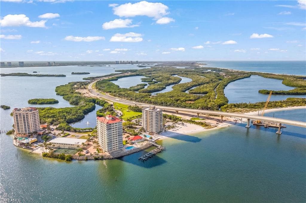 8701 Estero BLVD 304-18