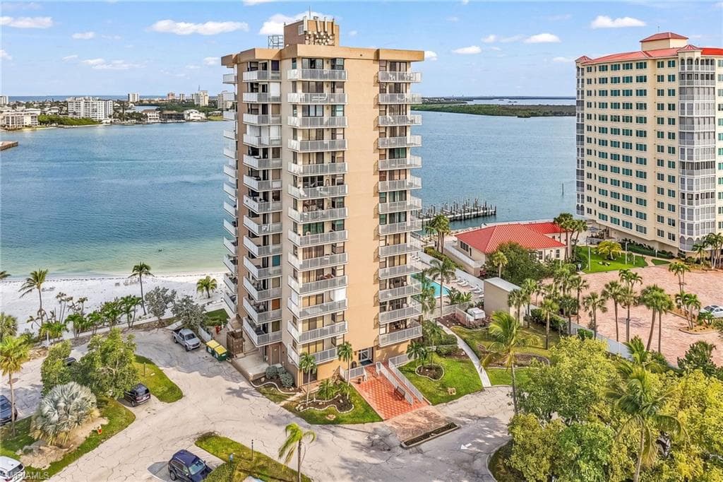 8701 Estero BLVD 304-11