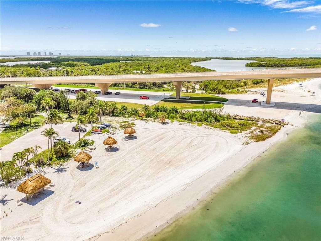 8701 Estero BLVD 304-29