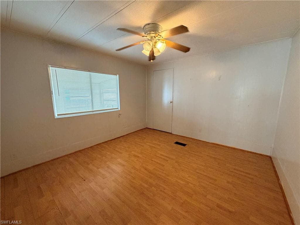 106 Gaslight AVE-13