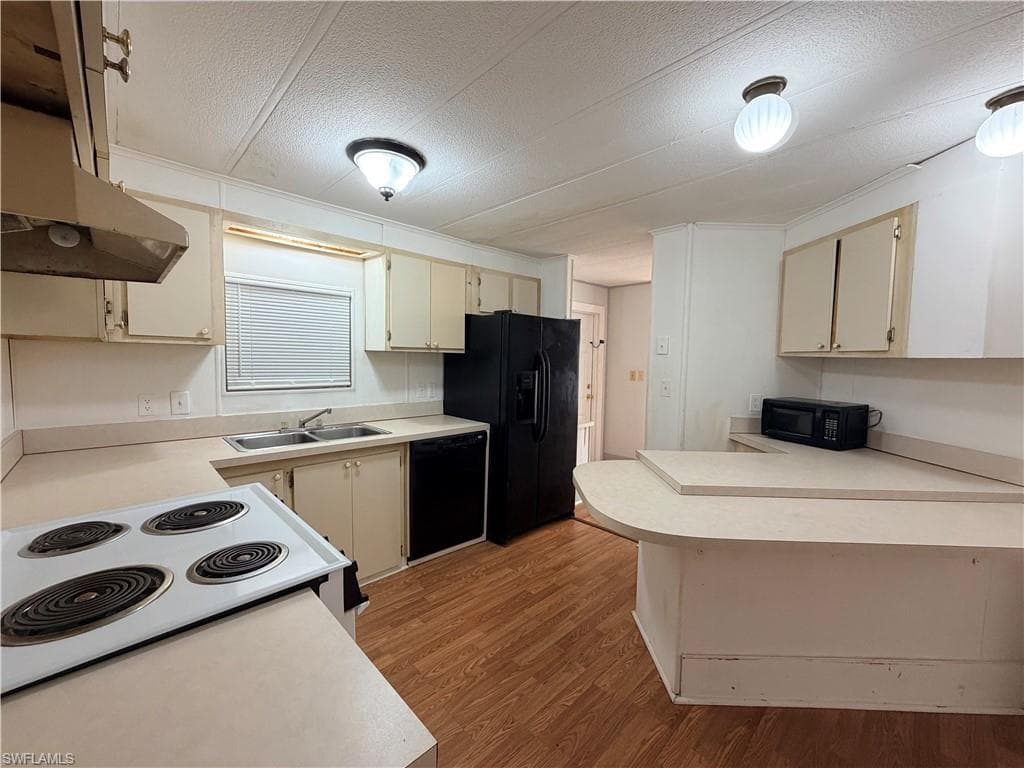 106 Gaslight AVE-5