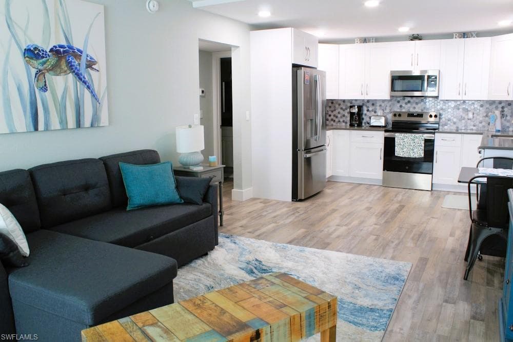 16881 Davis RD 712-6