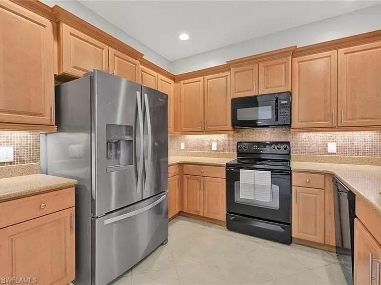 4400 Lazio WAY 202-6
