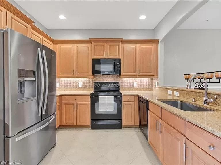 4400 Lazio WAY 202-7