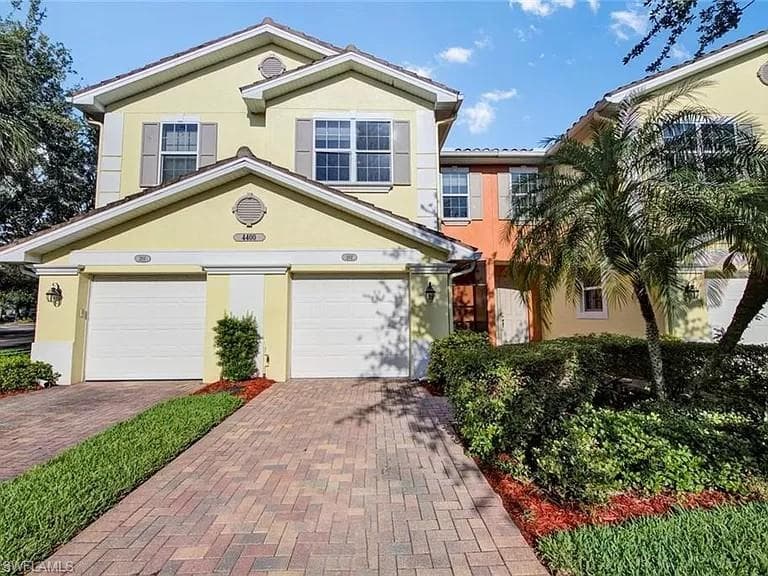 4400 Lazio WAY 202-1
