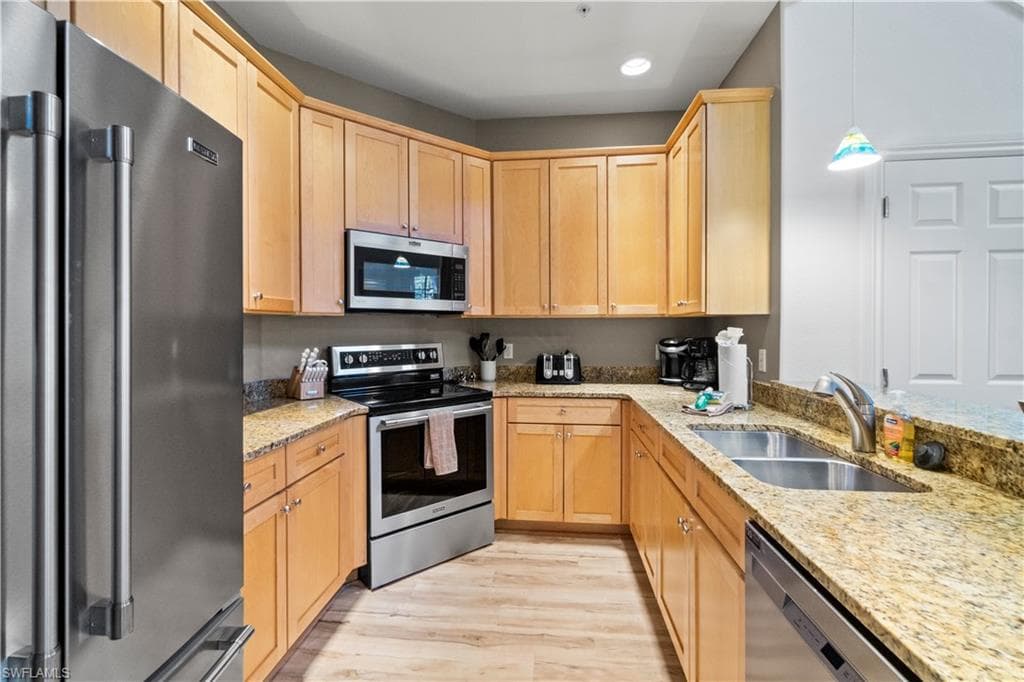 9111 Capistrano ST S 8303-6