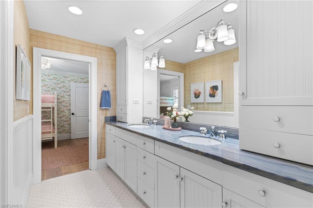 436 Corbel DR-33