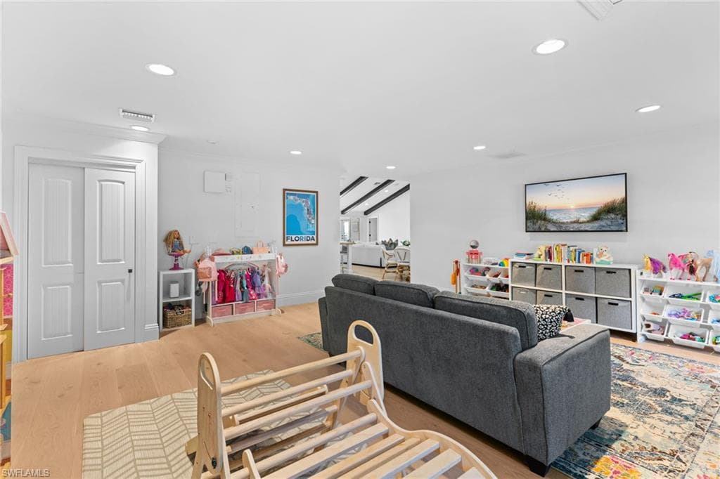 436 Corbel DR-31