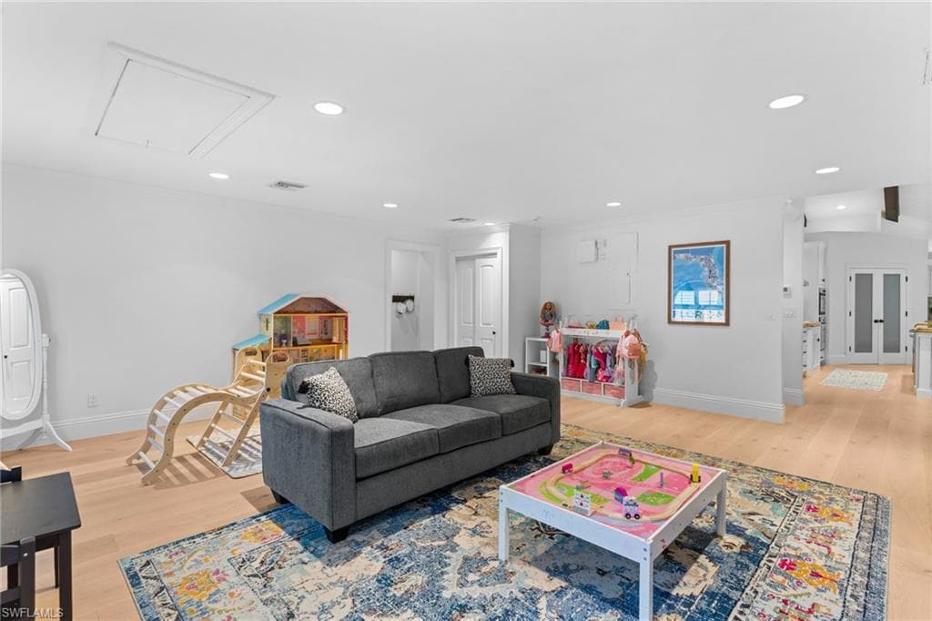 436 Corbel DR-29