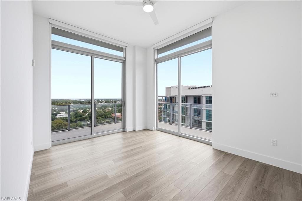 1950 Mayfair ST PH7-16