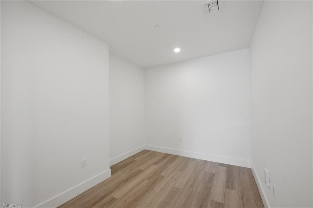 1950 Mayfair ST PH7-12