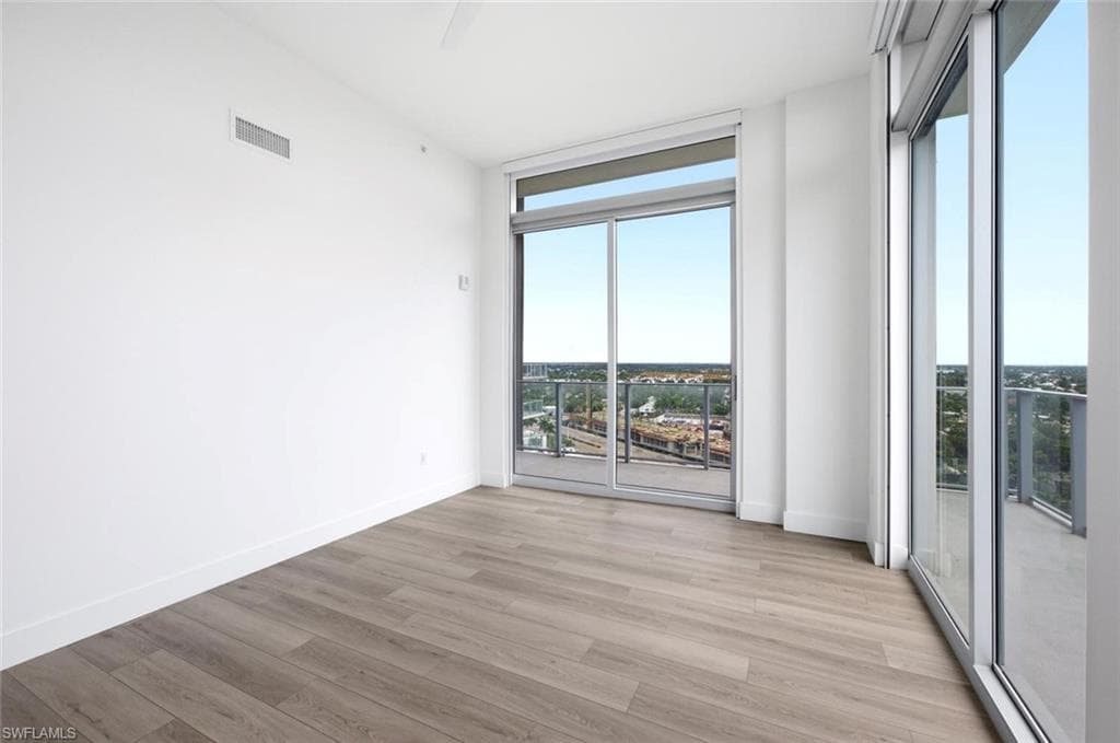 1950 Mayfair ST PH7-15