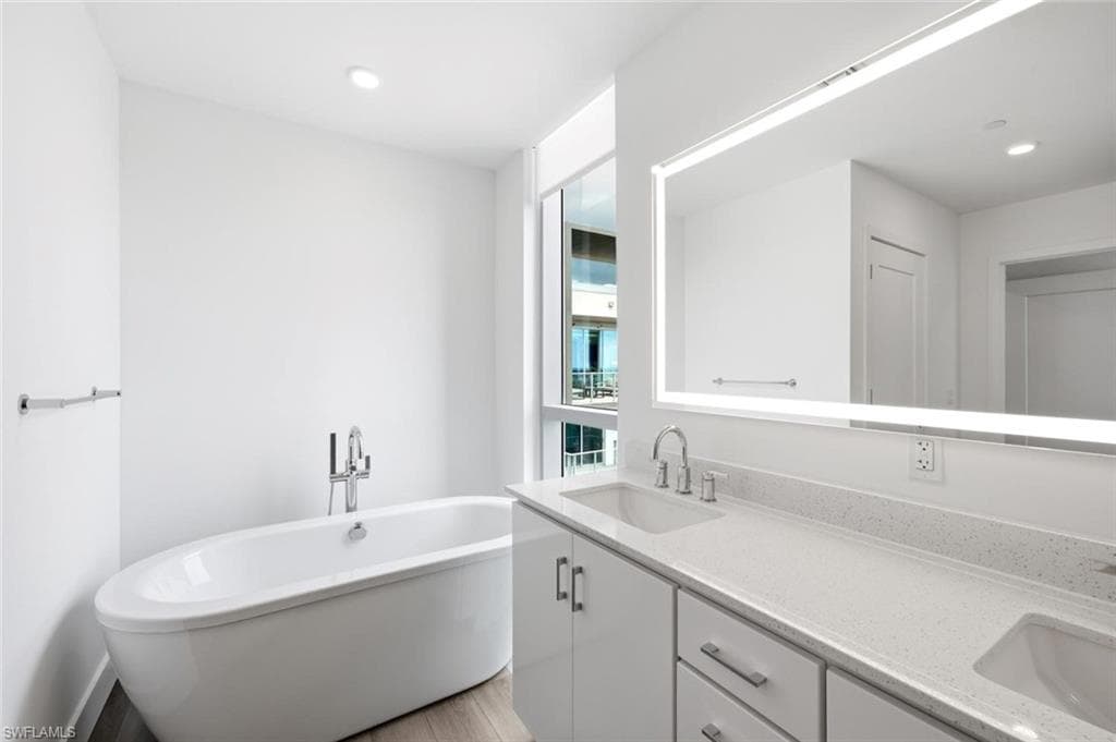1950 Mayfair ST PH7-19