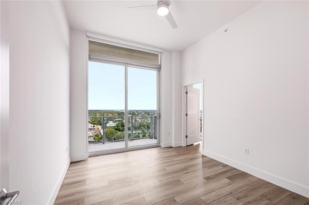 1950 Mayfair ST PH7-21