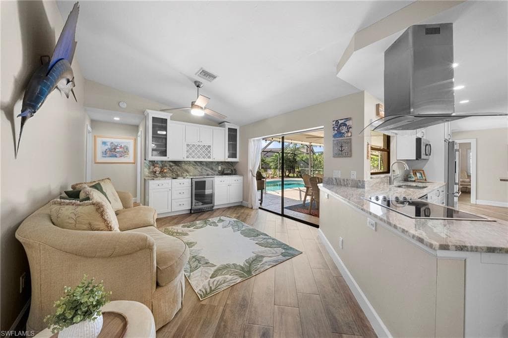28581 Winthrop CIR-15