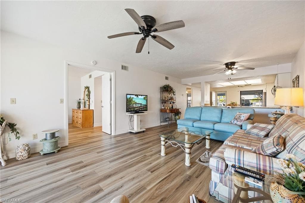 902 SW 48th TER 103-16