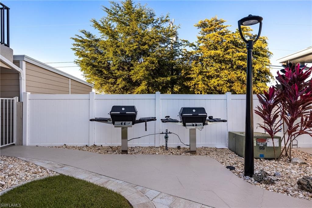 902 SW 48th TER 103-32
