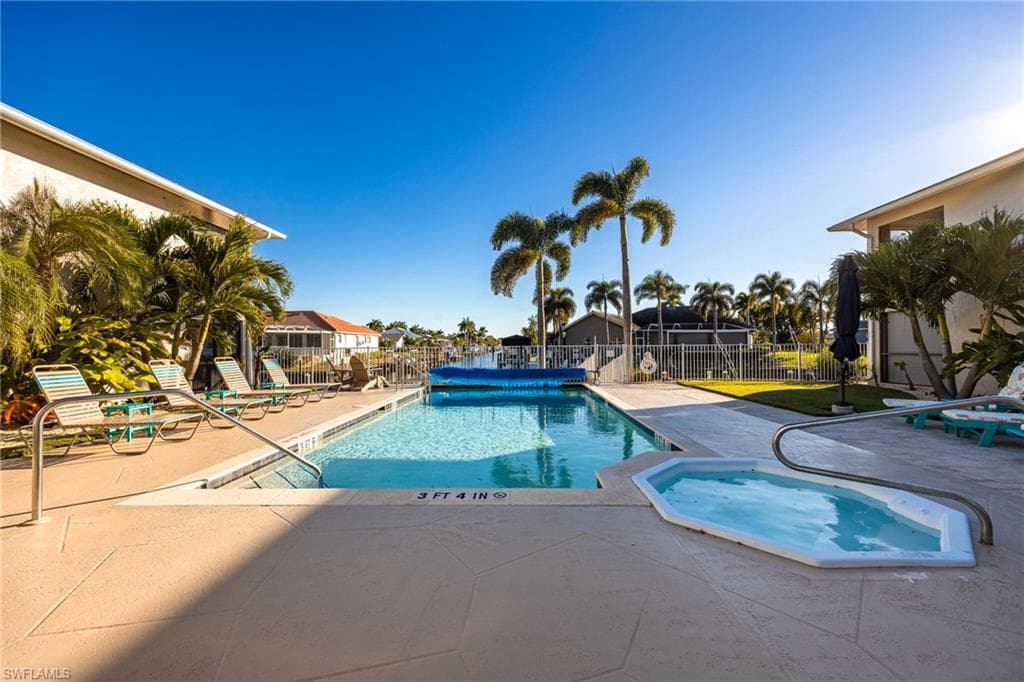902 SW 48th TER 103-30