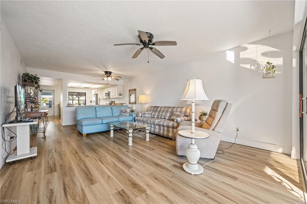 902 SW 48th TER 103-14