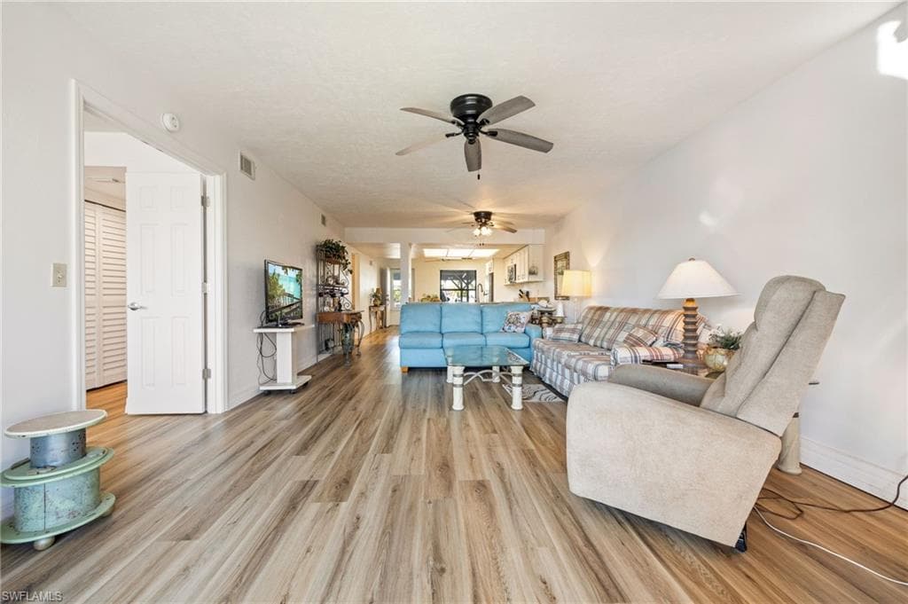 902 SW 48th TER 103-15