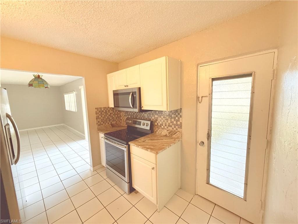 4923 Vincennes CT 3-5