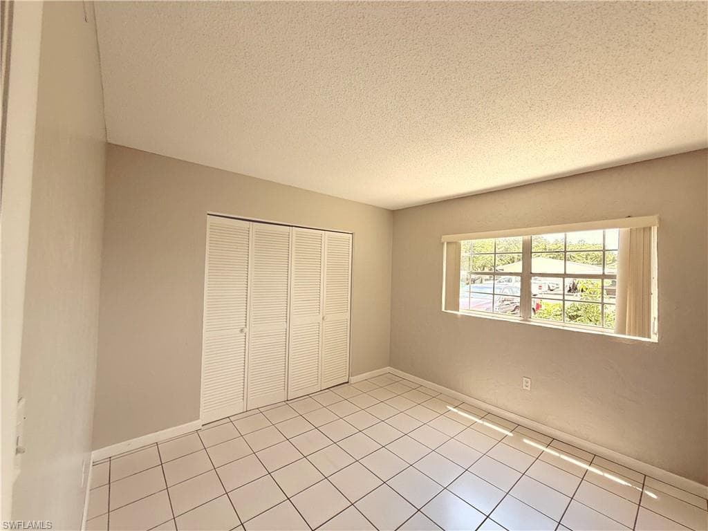 4923 Vincennes CT 3-8
