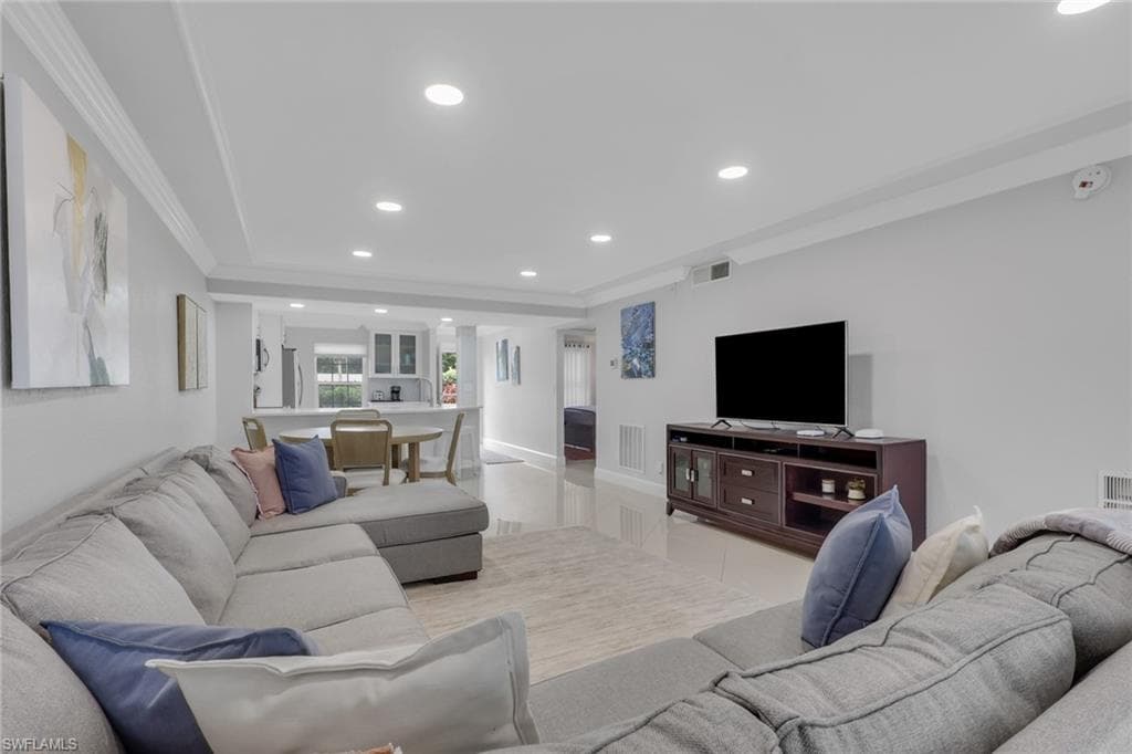 9580 Victoria LN 104-11