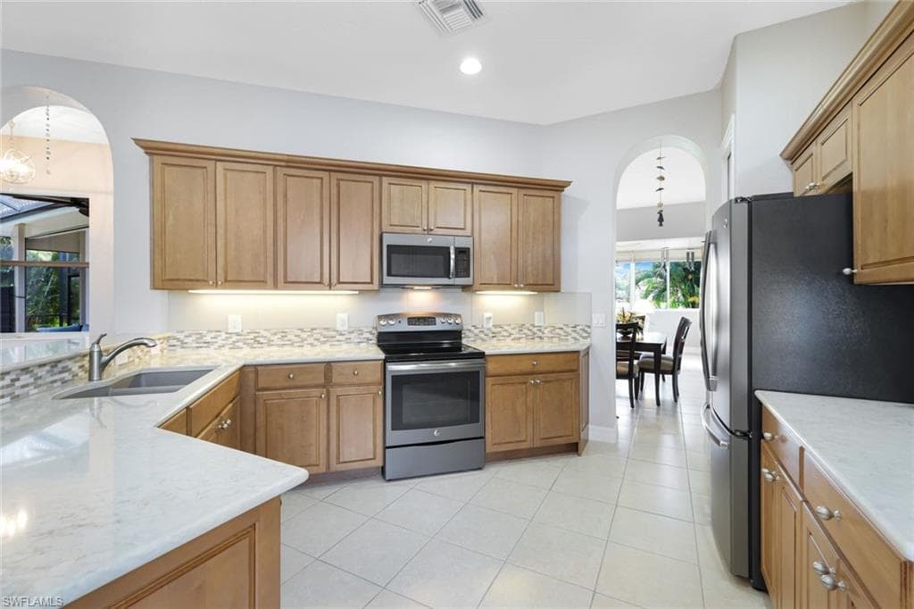 28201 L Burton Fletcher CT-15