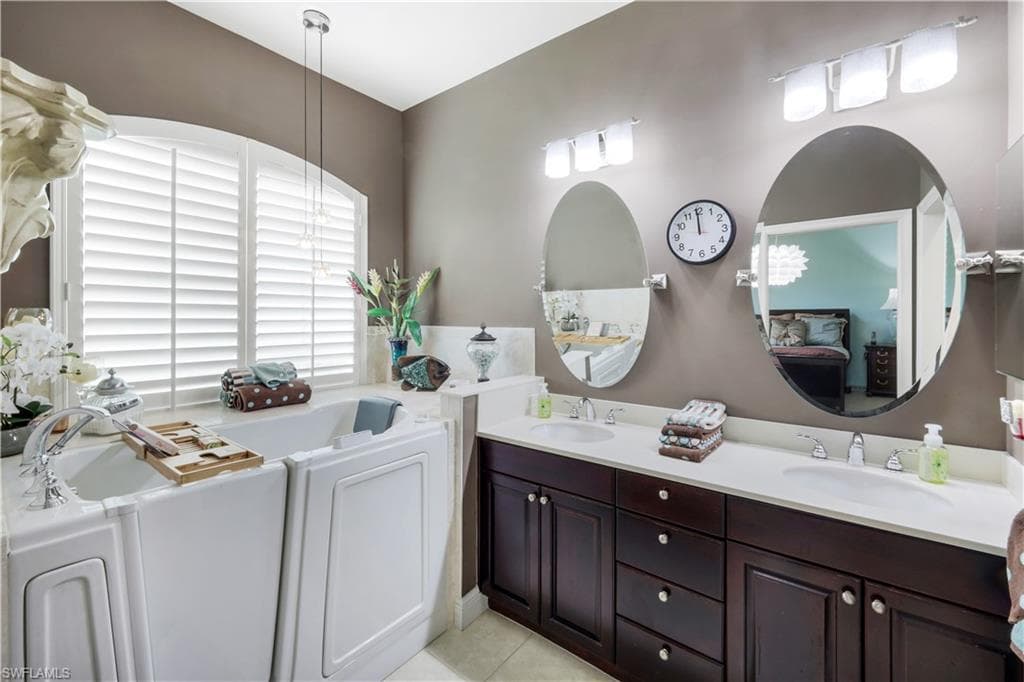 5661 Kensington LOOP-13