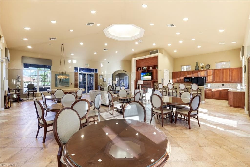 5661 Kensington LOOP-47
