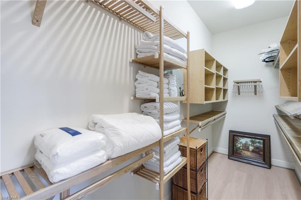5661 Kensington LOOP-16