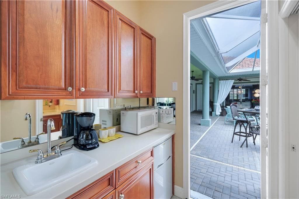 5661 Kensington LOOP-20