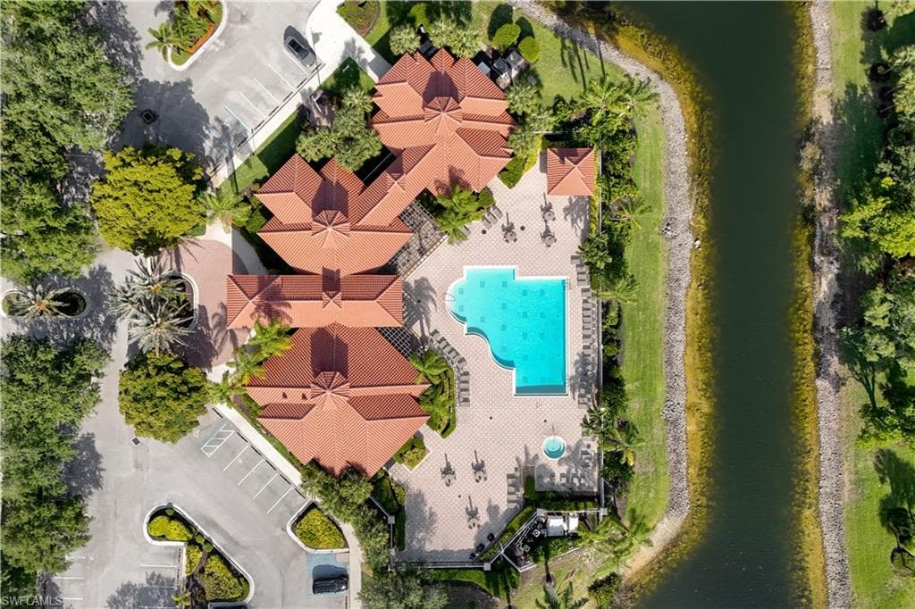 5661 Kensington LOOP-37