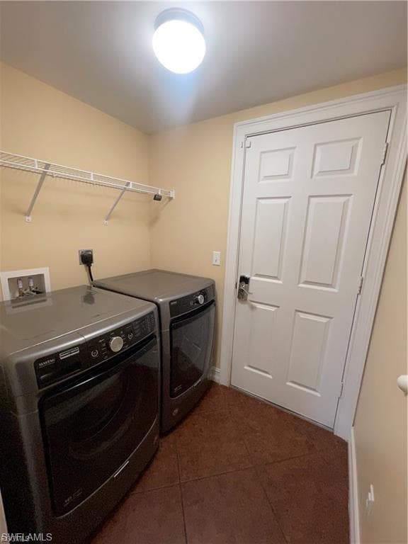 2427 Ashbury CIR-14