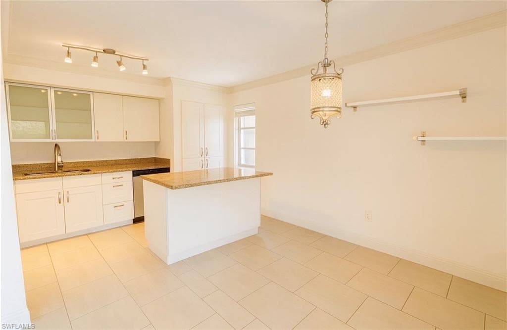 1400 Pompei LN 77-6