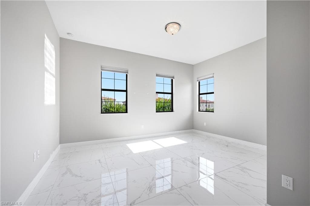 16374 Viansa WAY 301-15