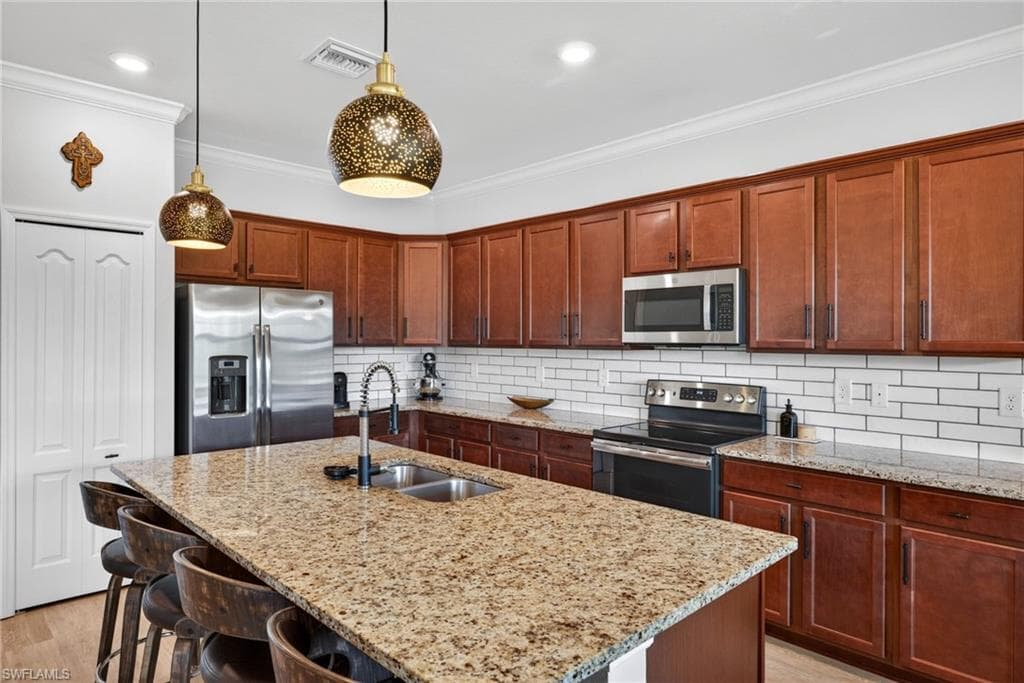 9452 Foxglove LN-8